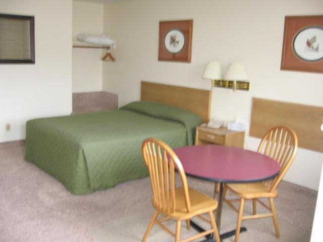 Little Bear Motel Грийн Ривър Екстериор снимка