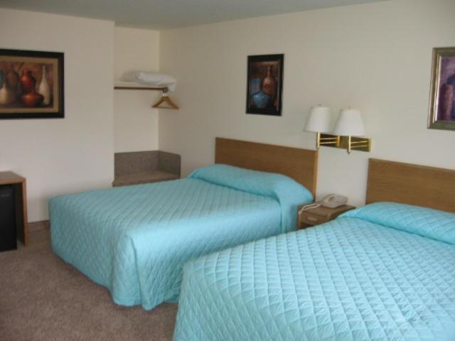 Little Bear Motel Грийн Ривър Екстериор снимка