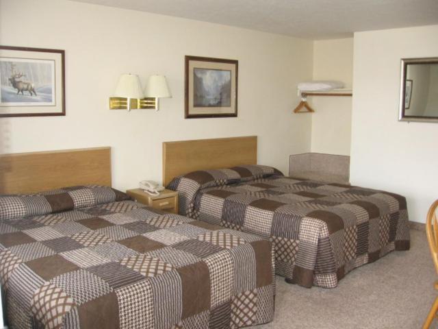 Little Bear Motel Грийн Ривър Екстериор снимка
