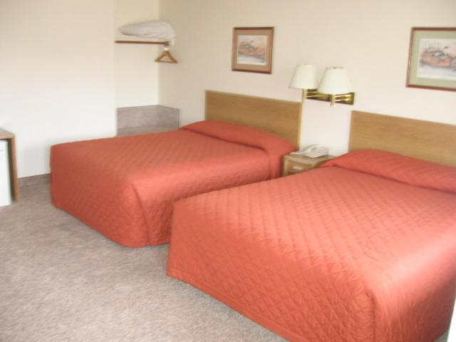 Little Bear Motel Грийн Ривър Екстериор снимка